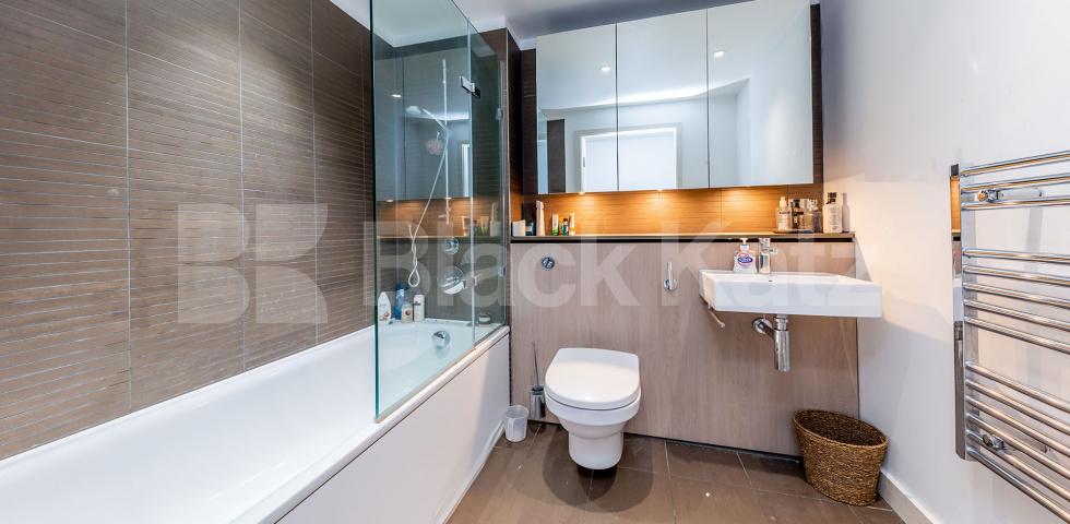 			NEW INSTRUCTION!, 2 Bedroom, 1 bath, 1 reception Flat			 Merchant Square East , PADDINGTON